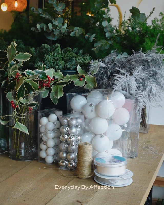 Christmas Wreath Making Workshop With Festive Desserts and Drinks